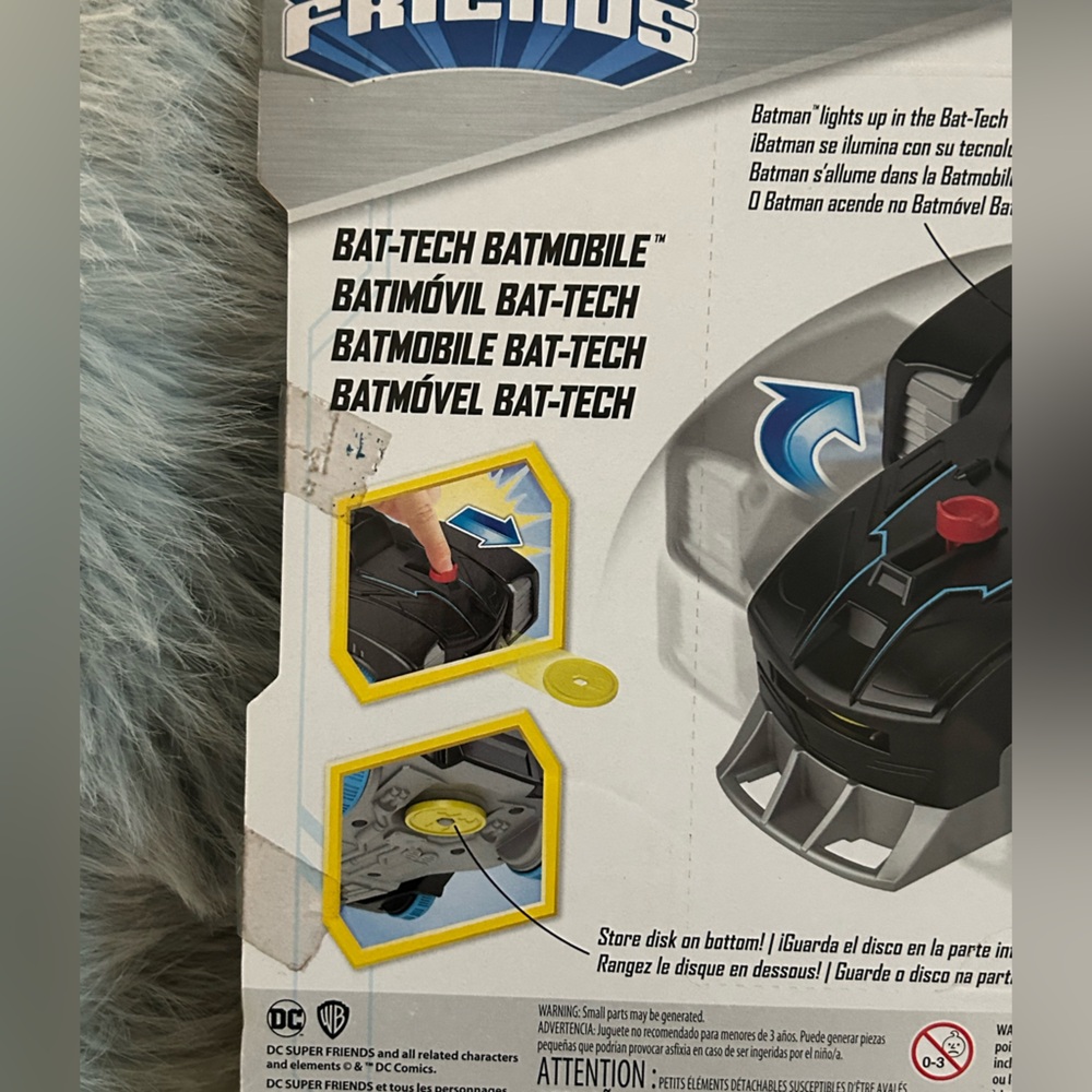 DC Super Friends Batmobile Bat-Tech - NEW in box! Lights up and launches discs - Picture 6 of 8